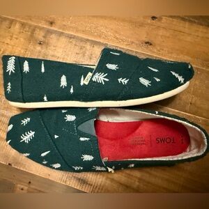 TOMS Forest Green Slip-Ons with White Leaf Design